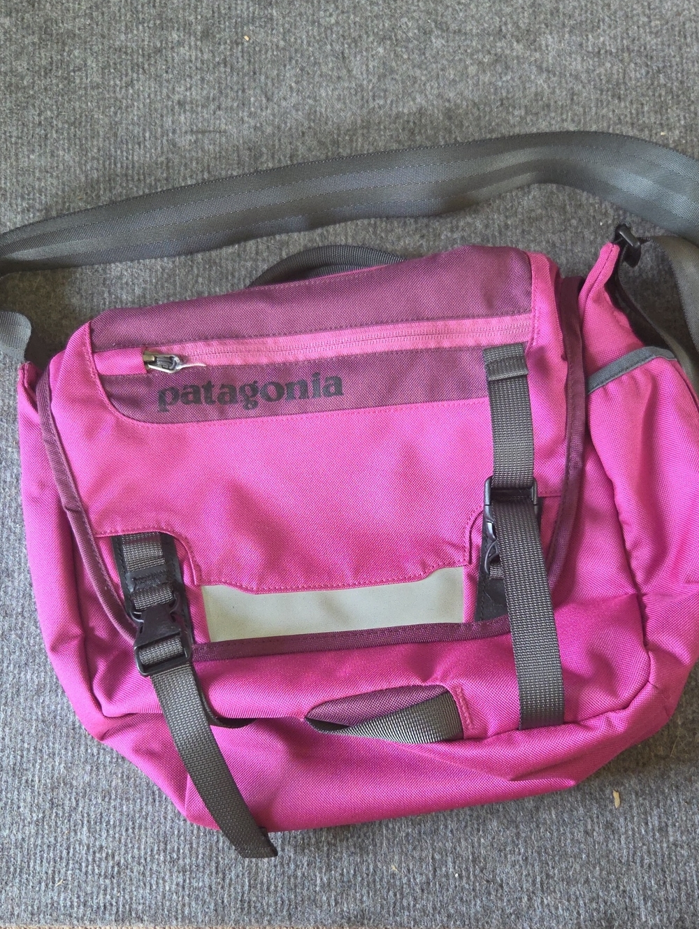 Patagonia Magenta Crossbody Mini Messenger Bag